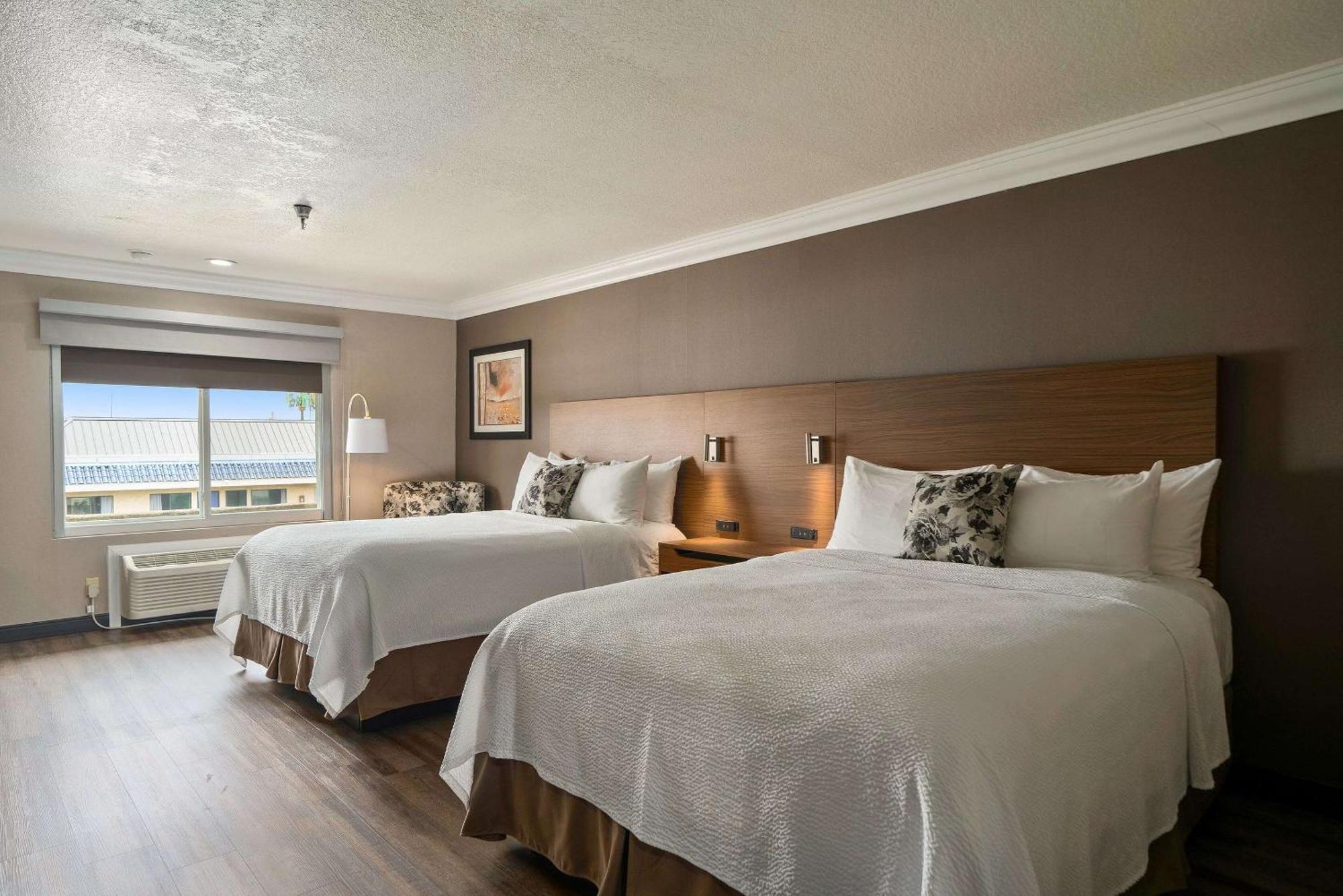 Best Western Plus Newport Mesa Inn Коста Меса Экстерьер фото