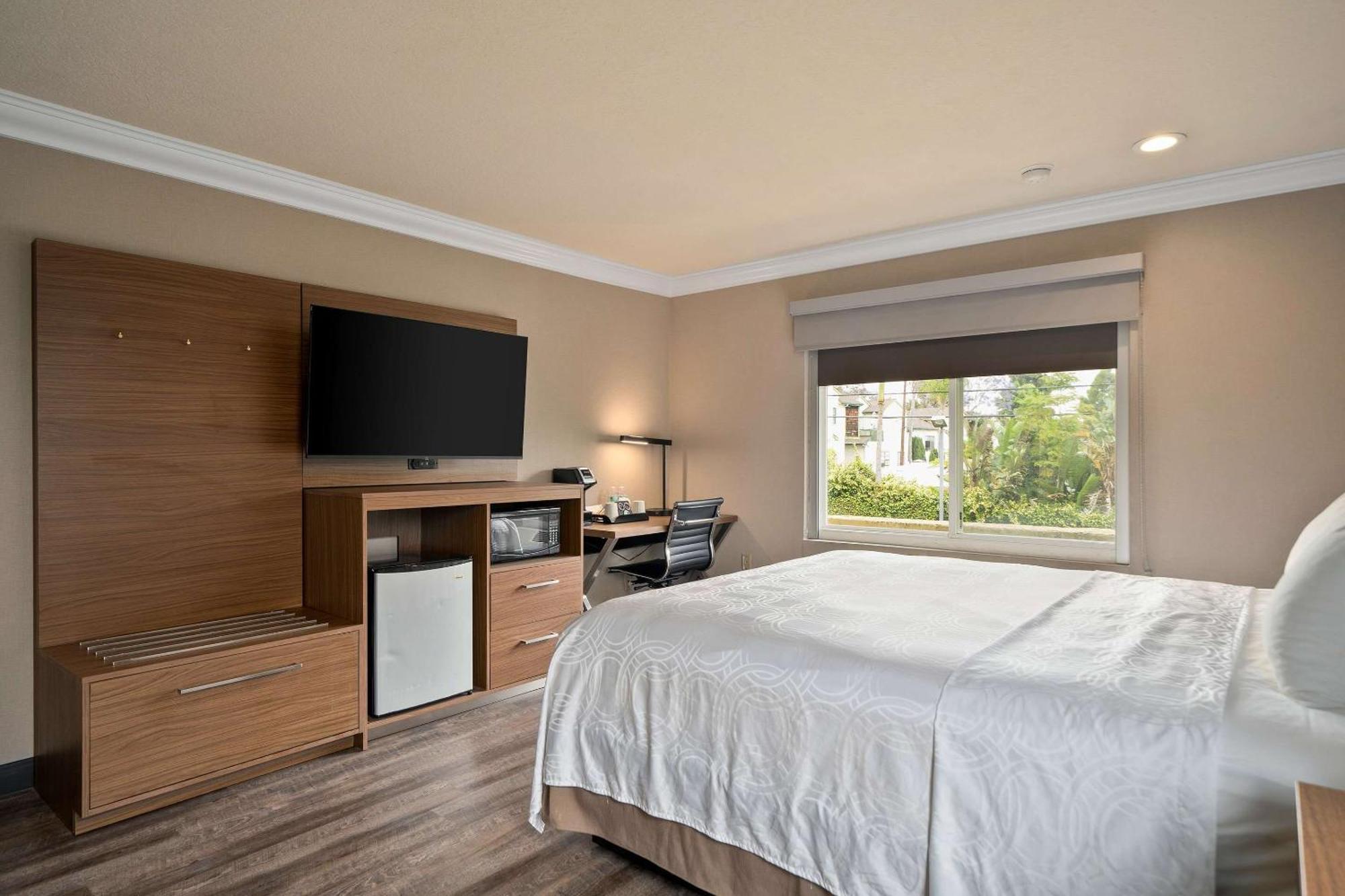 Best Western Plus Newport Mesa Inn Коста Меса Экстерьер фото