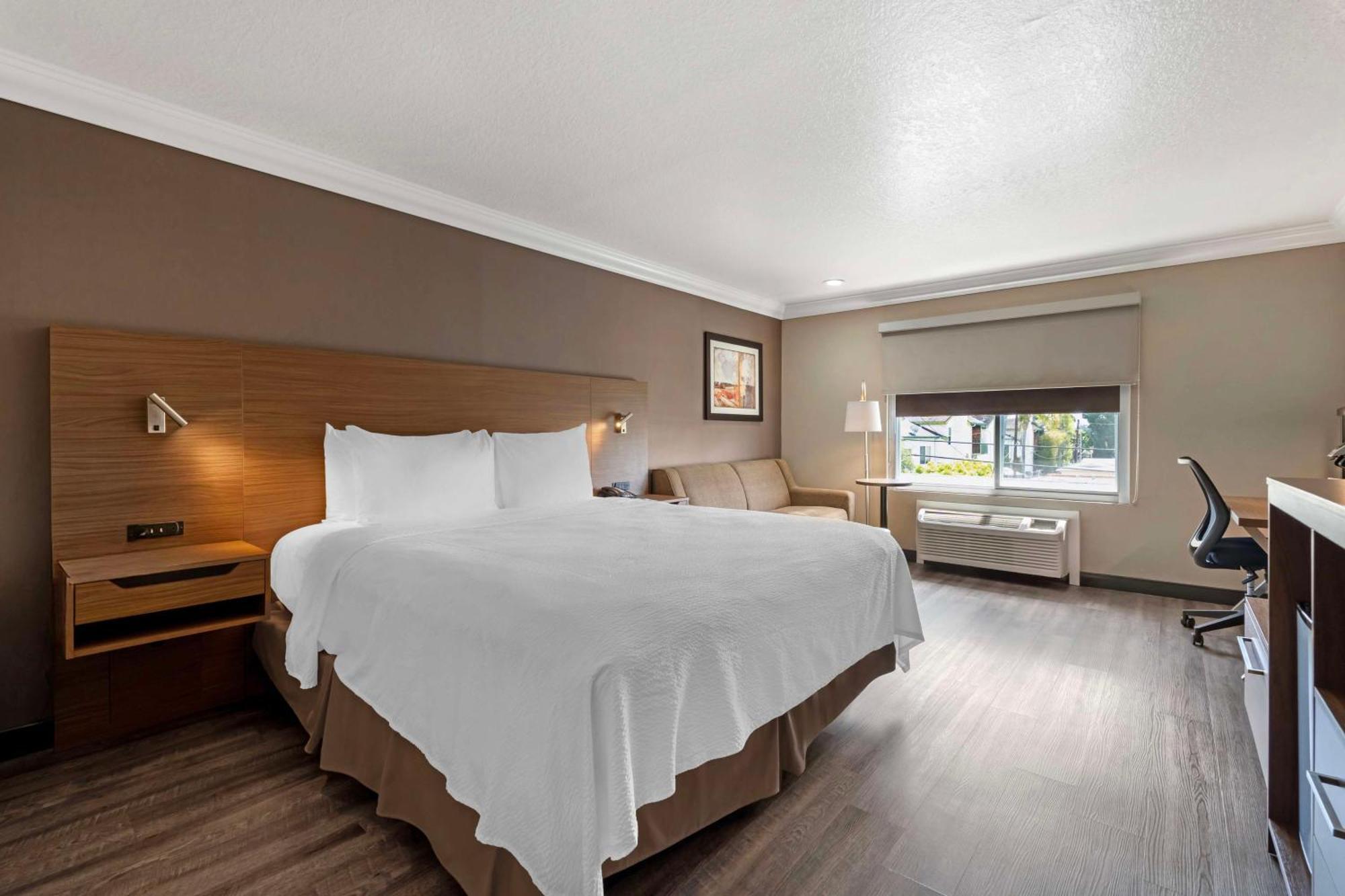 Best Western Plus Newport Mesa Inn Коста Меса Экстерьер фото