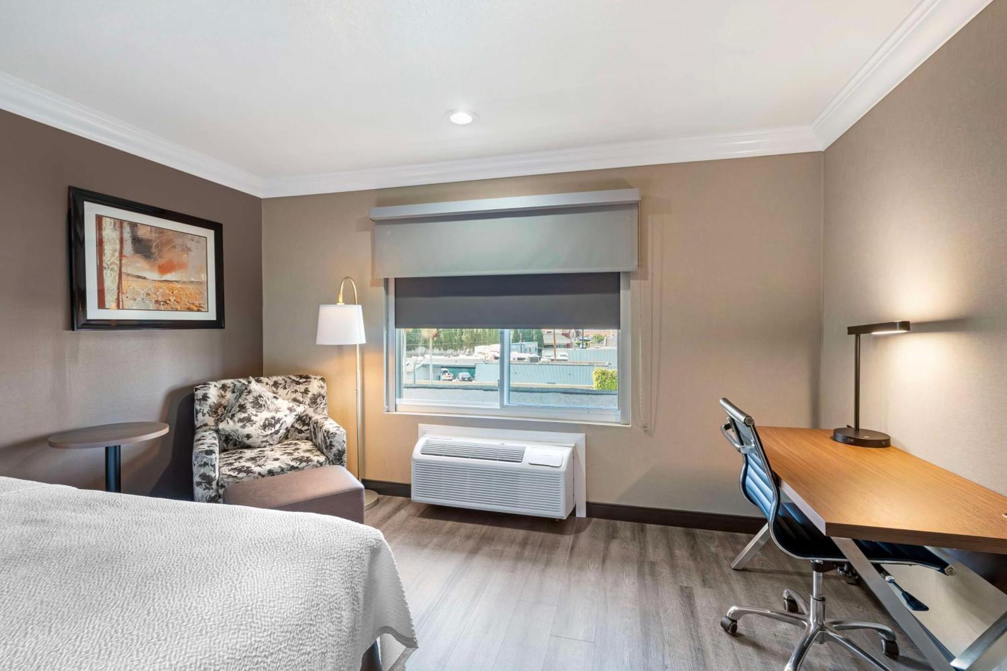 Best Western Plus Newport Mesa Inn Коста Меса Экстерьер фото