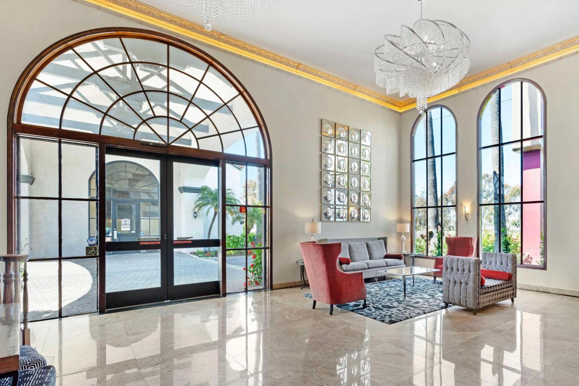 Best Western Plus Newport Mesa Inn Коста Меса Экстерьер фото