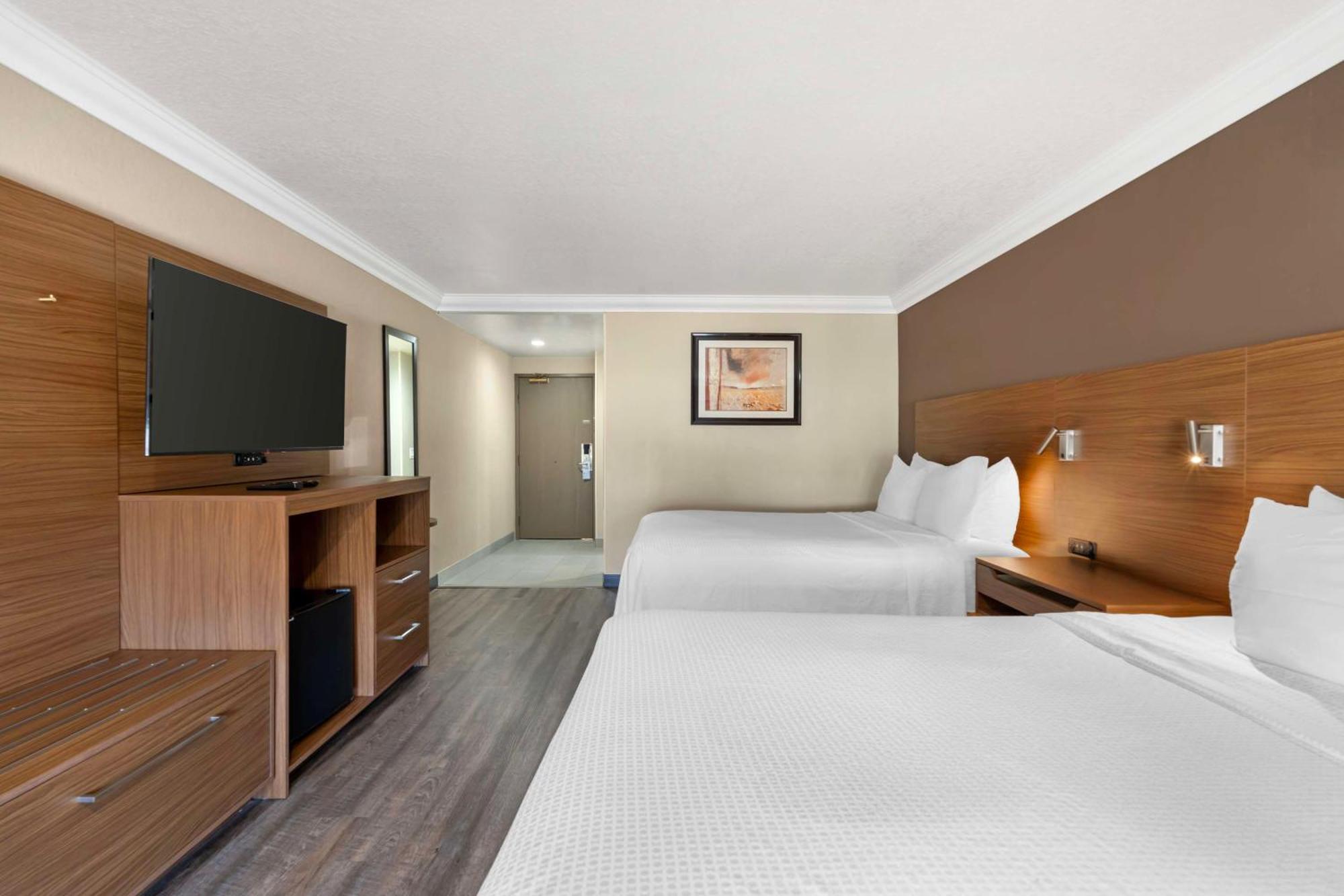 Best Western Plus Newport Mesa Inn Коста Меса Экстерьер фото