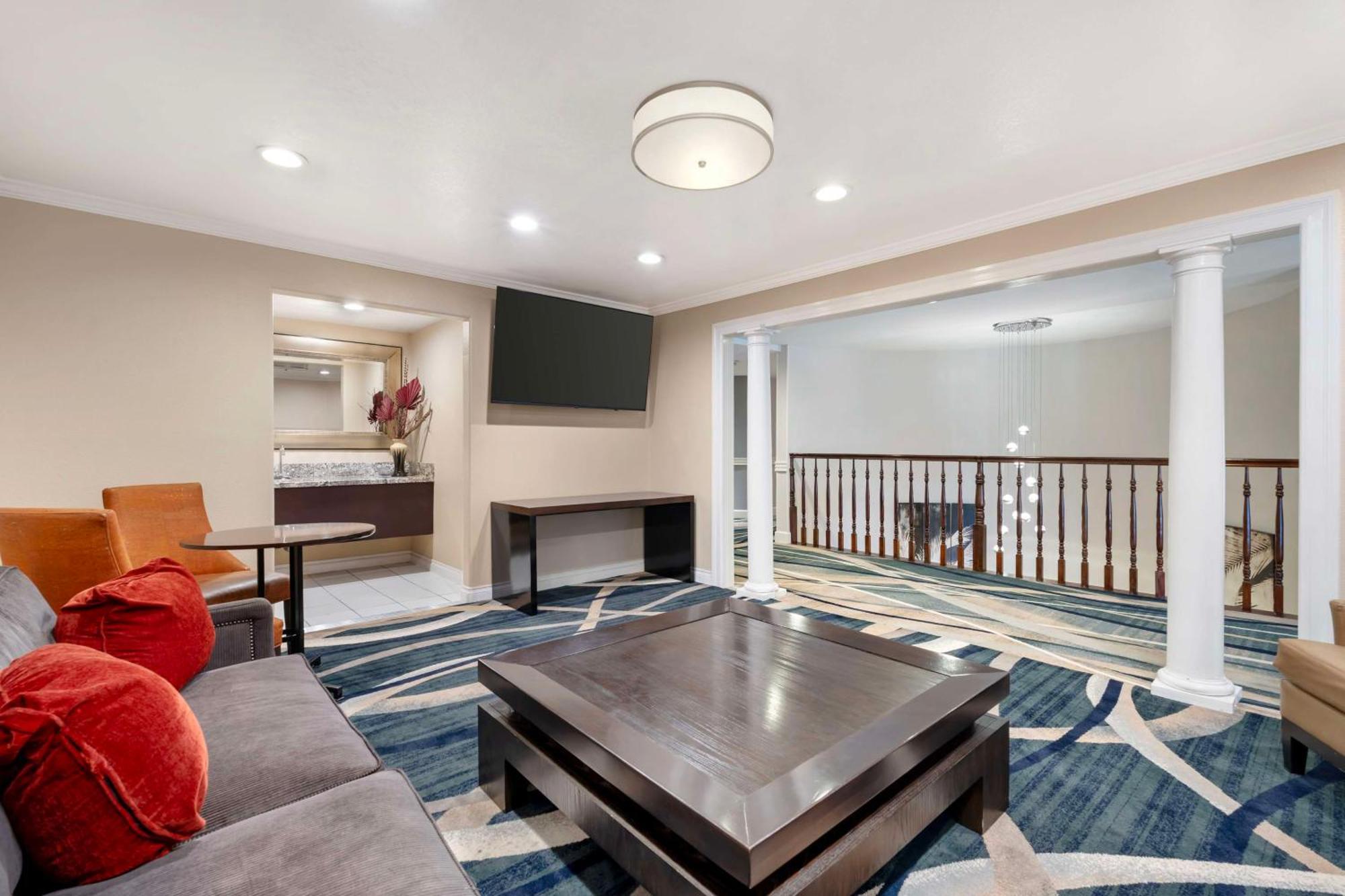 Best Western Plus Newport Mesa Inn Коста Меса Экстерьер фото