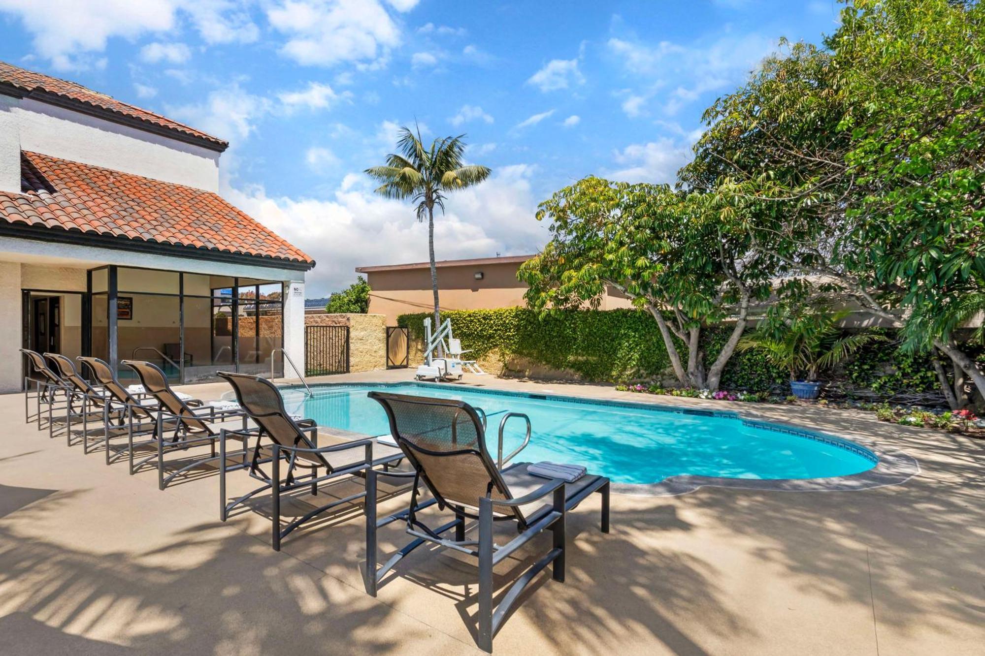 Best Western Plus Newport Mesa Inn Коста Меса Экстерьер фото